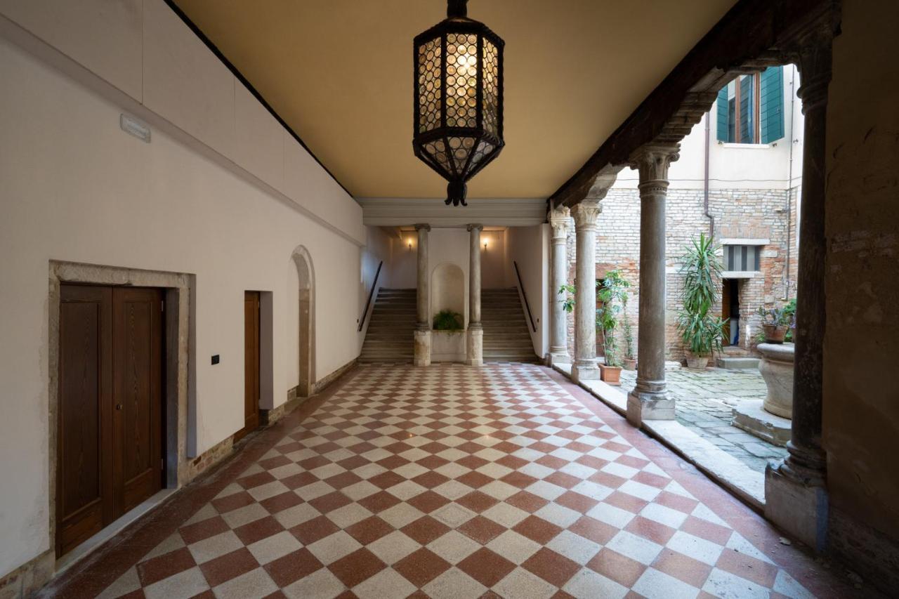 Ca' Longo Palace Damasco เวนิส ภายนอก รูปภาพ